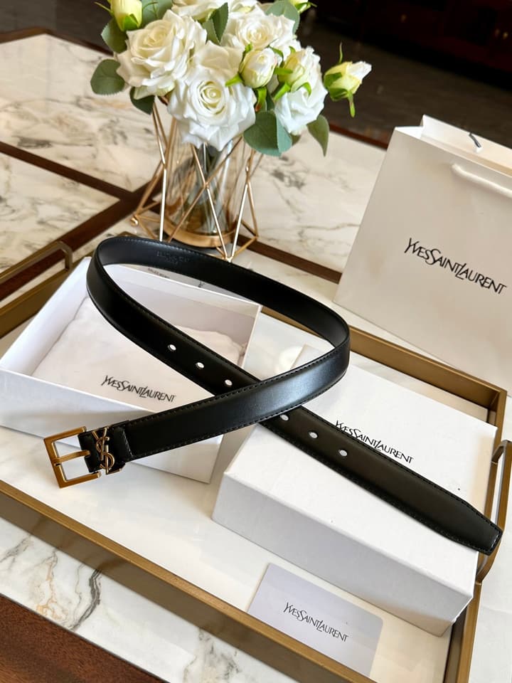 Saint Laurent Classic Leather Belt – 2.5cm in Black Leather With Gold Buckle