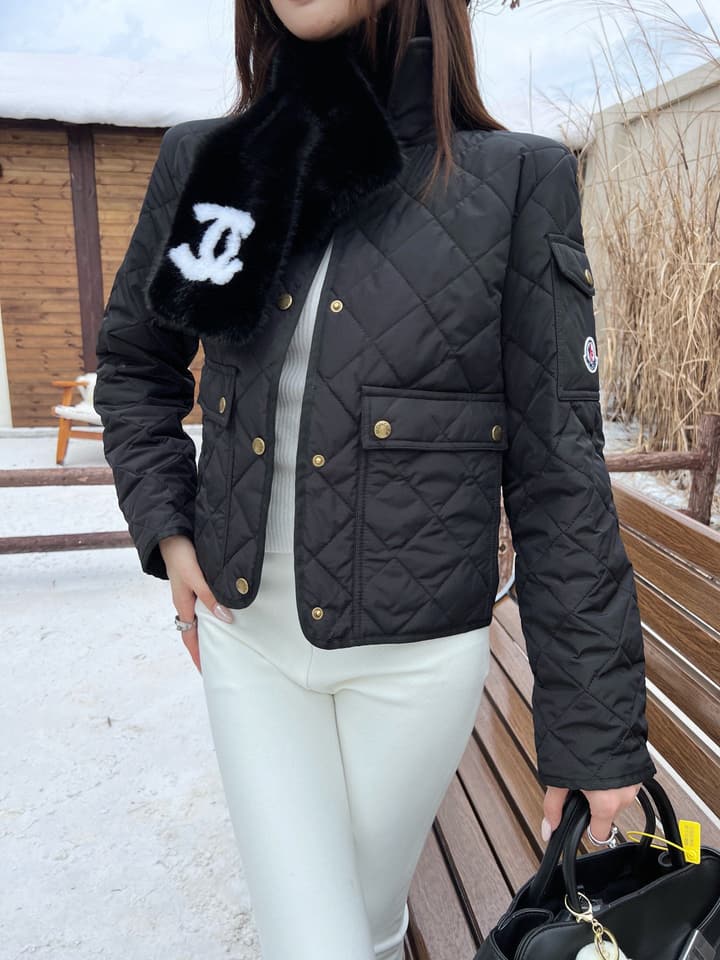 Moncler Diamond Quilted Padded Short Jacket in Black