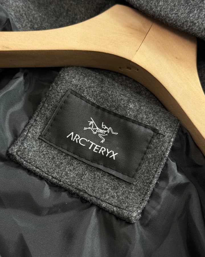 Arc'teryx Sawyer Wool Hoody Softshell Jacket in Dark Gray