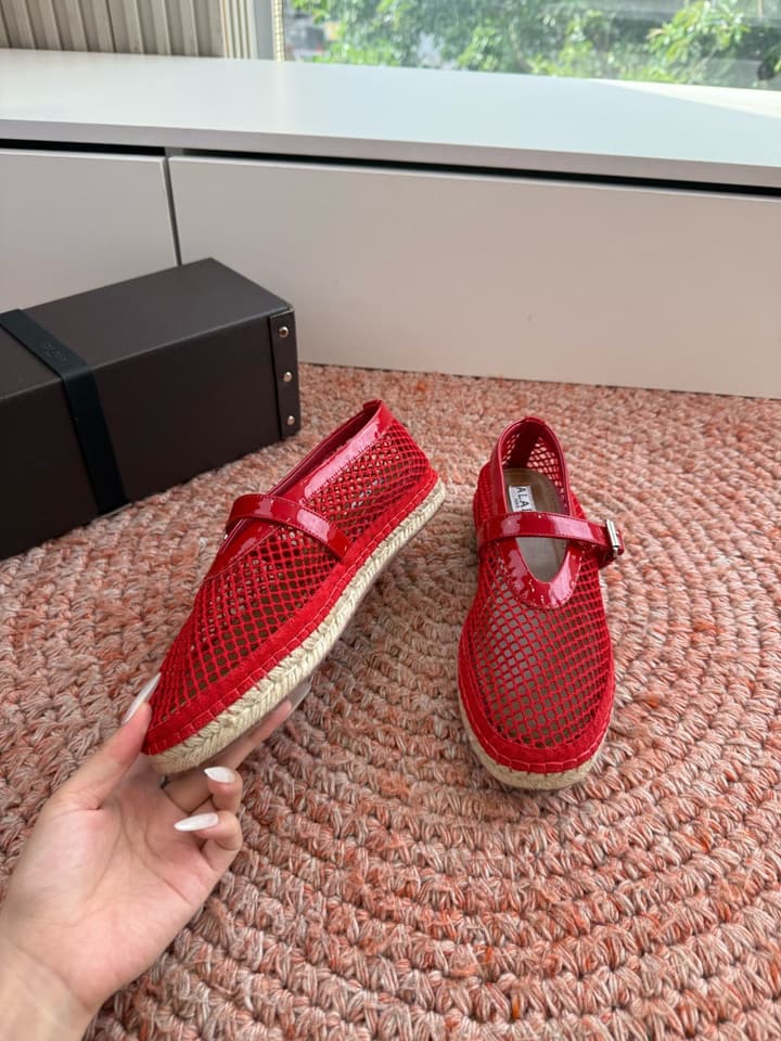 Alaïa Woven Fishnet Mules – 2026 Spring/Summer Collection in Beige