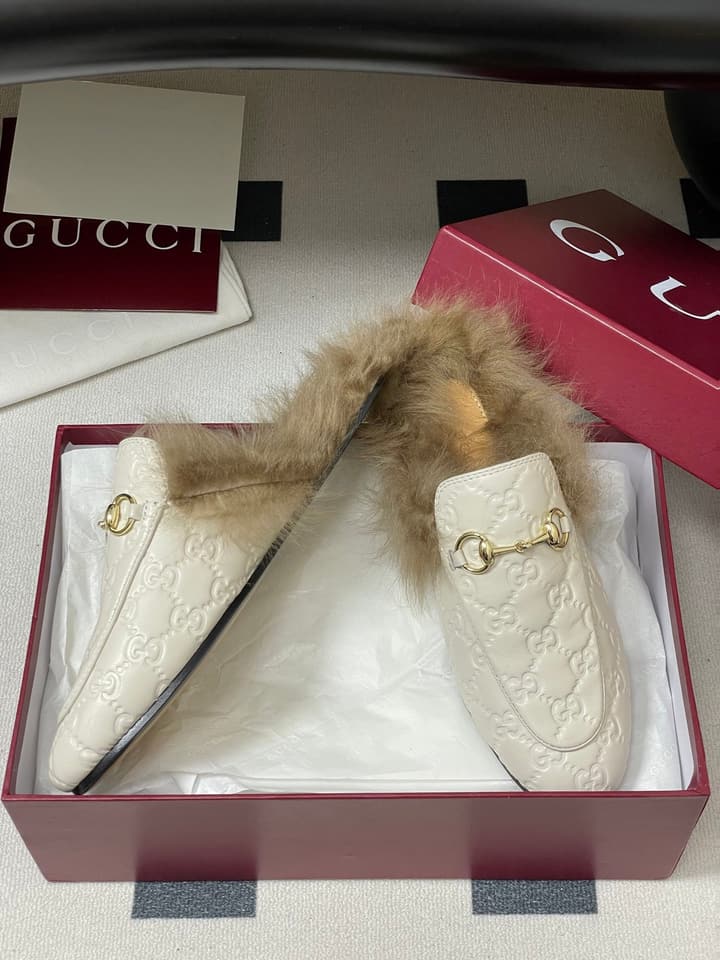 Gucci Princetown Classic Wool Mules – 2025 Fall Latest Edition in Black Croc Embossed Leather