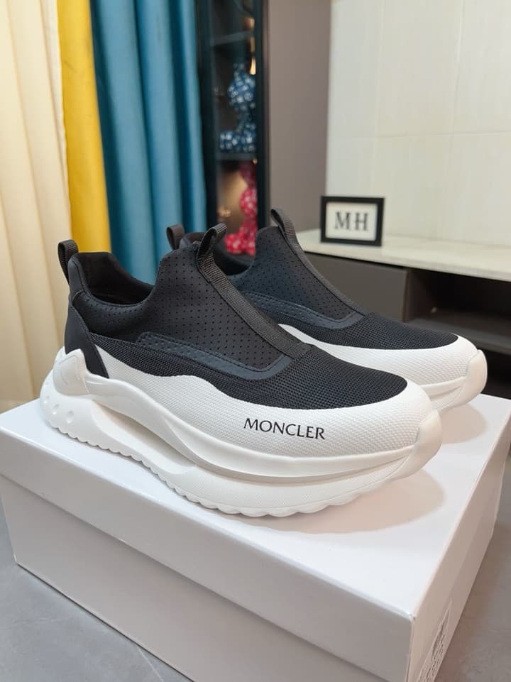 Moncler Calfskin Lace-Up Casual Sneakers in Black & White