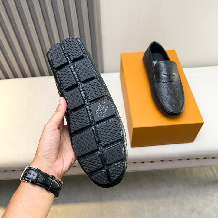 Louis Vuitton Pebbled Leather Driving Shoes in Black Textured Leather