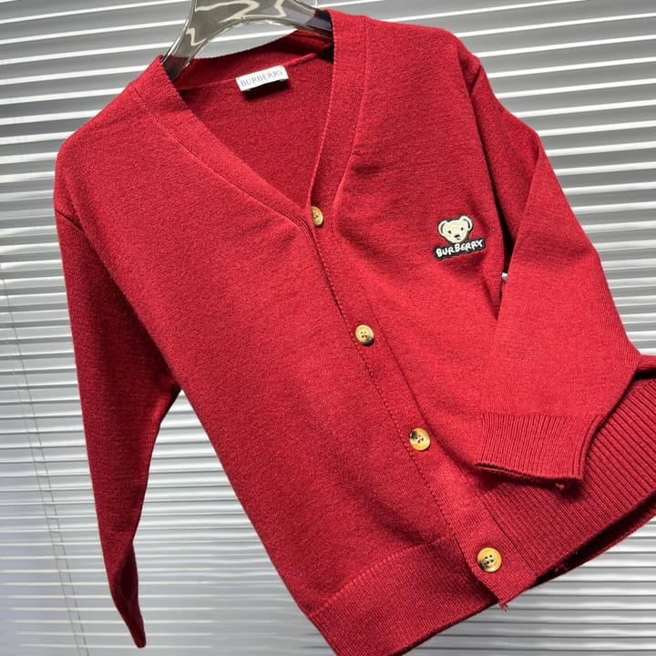 Burberry BU Bear Pattern Knit Cardigan – Kids Collection in Bright Red