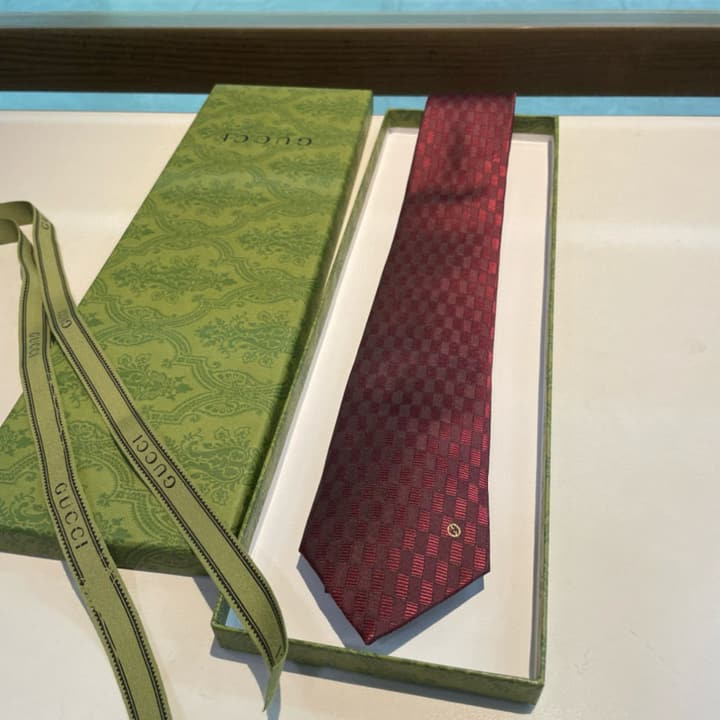 Gucci GG Logo Jacquard Tie in Black