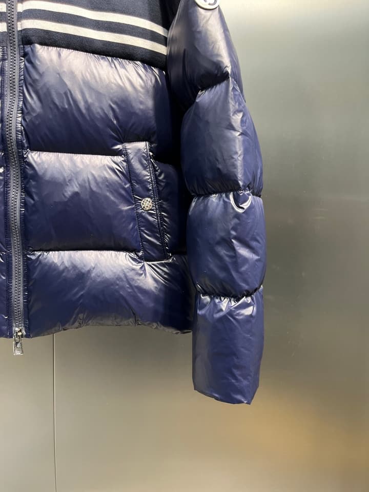 Gucci Down Puffer Jacket in Gold