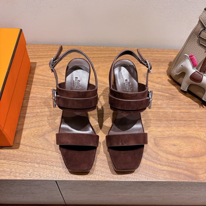 Hermes Color Block Flat Sandals – 2025 New Collection in Black