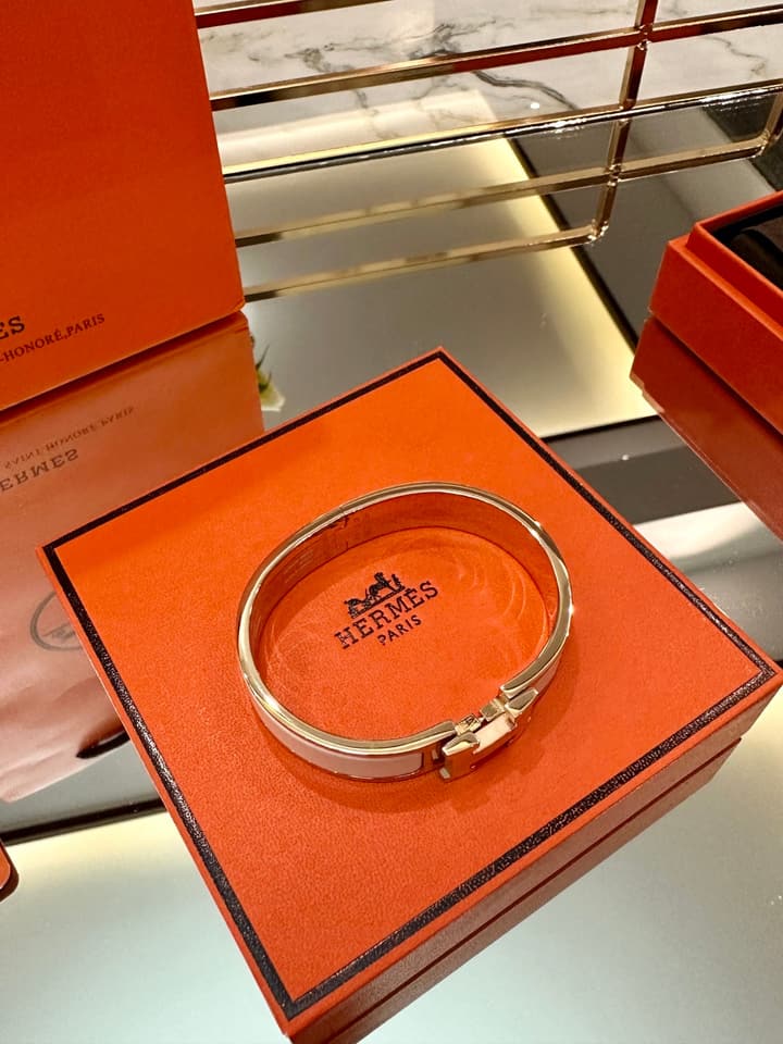 Hermès H-Letter Oval Enamel Bracelet in Black