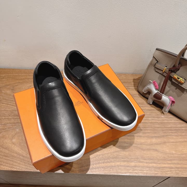 Hermès Classic Lightweight Couple's Slides – SS25 in Black Leather