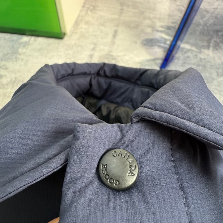 Canada Goose Lodge Series Coach Down Jacket – 2025 in Navy Blue