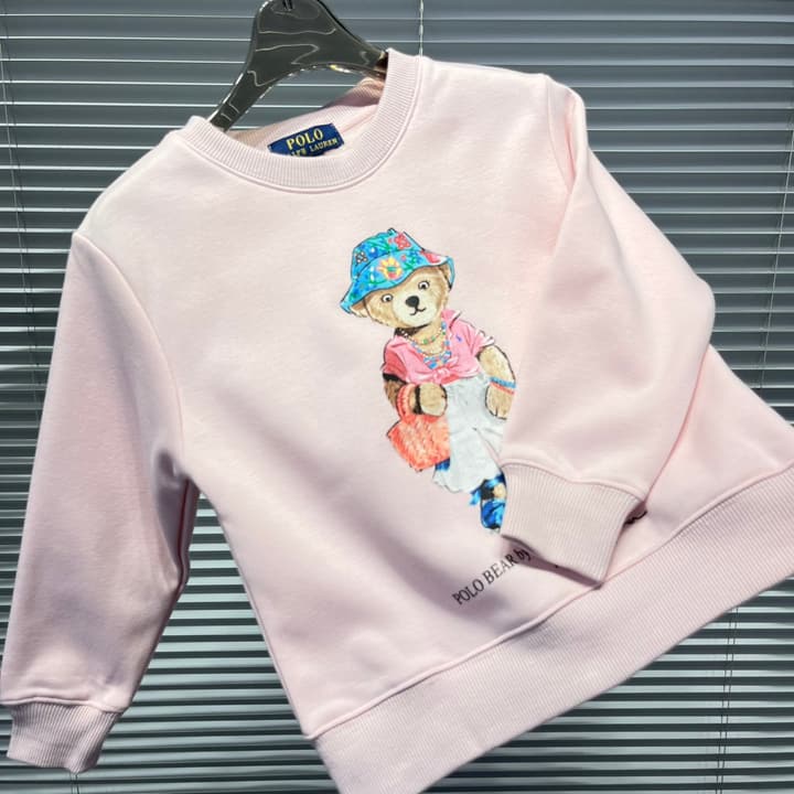 Ralph Lauren Luxury Kids Fleece-Lined Bear Crewneck Sweatshirt – Kids Collection in Light Apricot Bear Sweatshirt