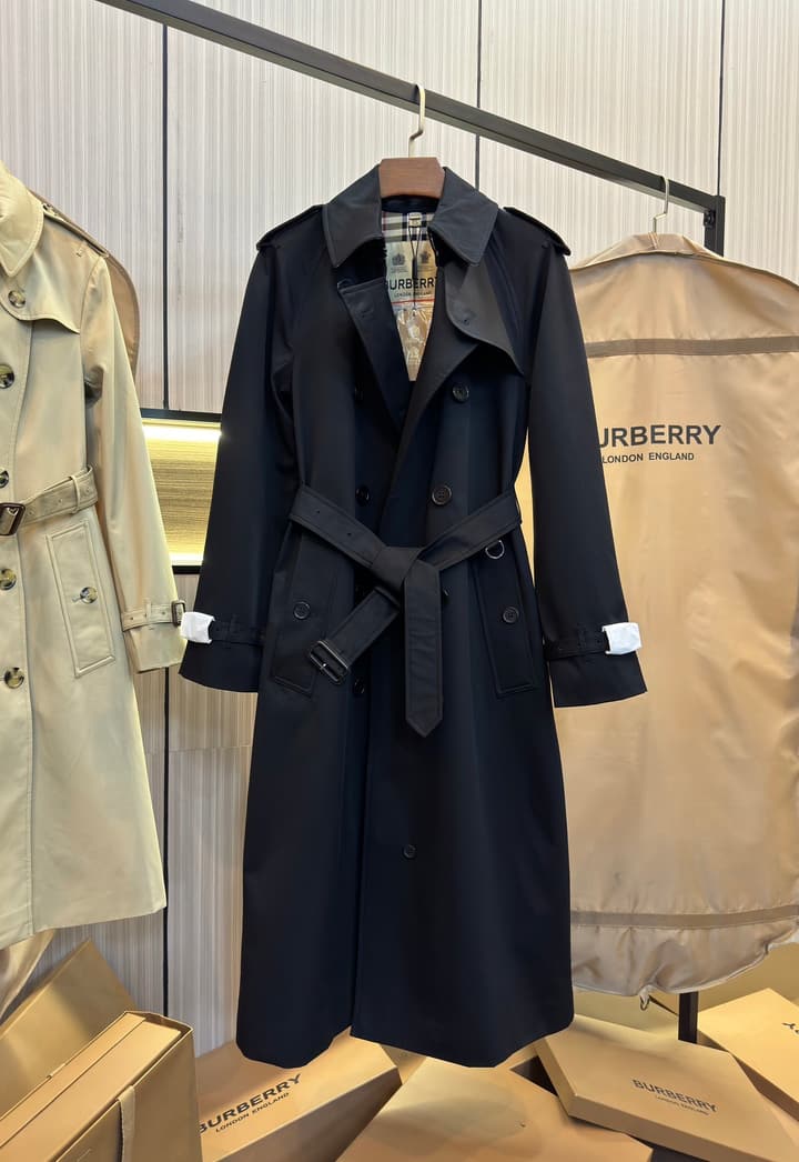 Burberry Heritage Long Trench Coat in Classic Black Trench Coat