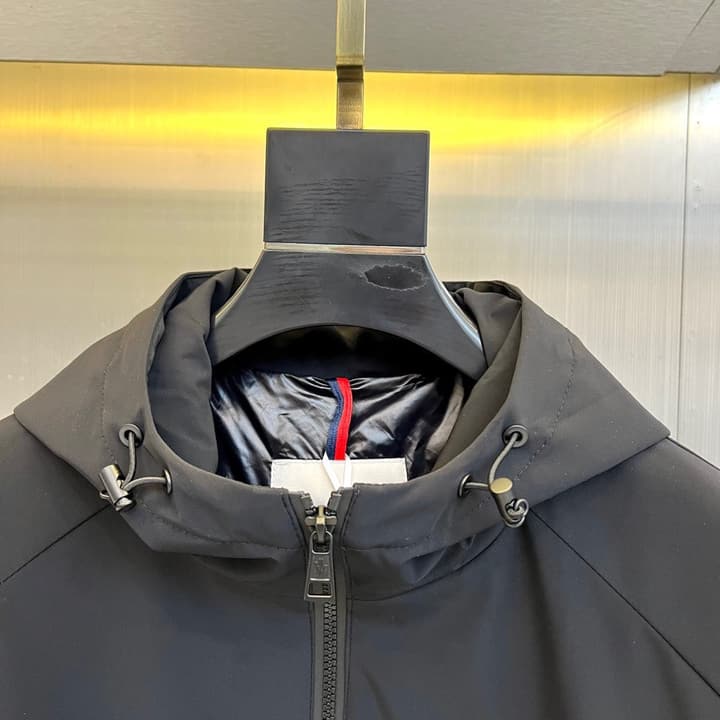 Moncler 2025FW Lightweight Hooded Jacket in Classic Black
