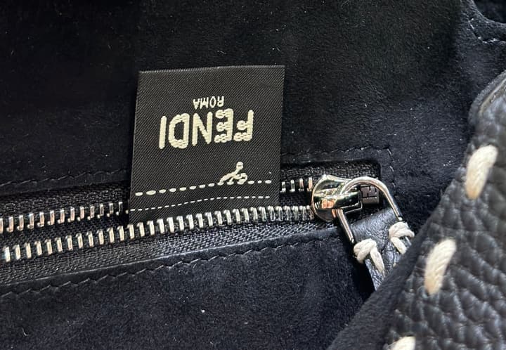 Fendi Peekaboo Iconic Handbag in Black Leather With Contrast Stitching