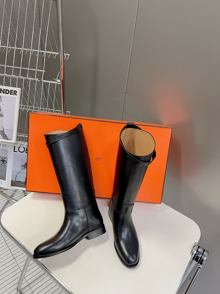 Hermès Kelly Rider Boots – Autumn/Winter Collection in Polished Black