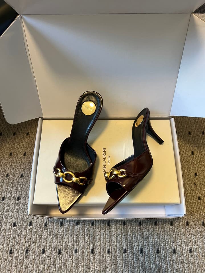 Saint Laurent Chain Pointed-Toe Heeled Mules – 26SS in Beige