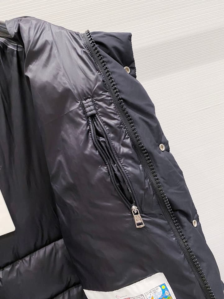 Moncler Maya 70 Matte Down Jacket – 2025 in Classic Black