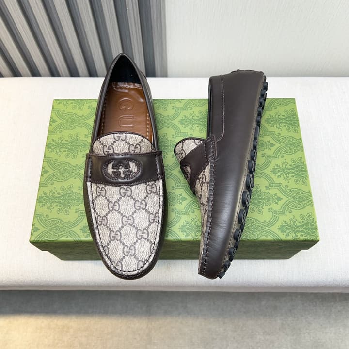Gucci Premium Leather Loafers in Black Embossed Leather