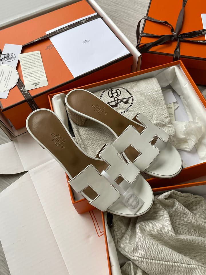 Hermès Classic H Slippers in Cream Leather