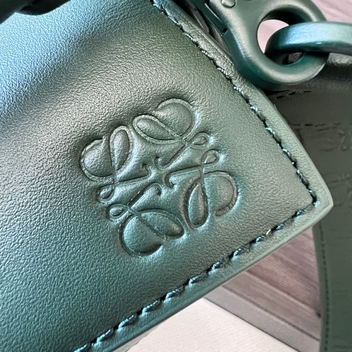 Loewe Puzzle Bag in Black