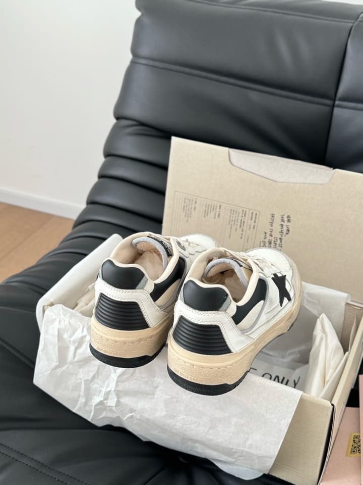 Golden Goose Graffiti Sneakers – 2024 Collection in Cream With Black Star