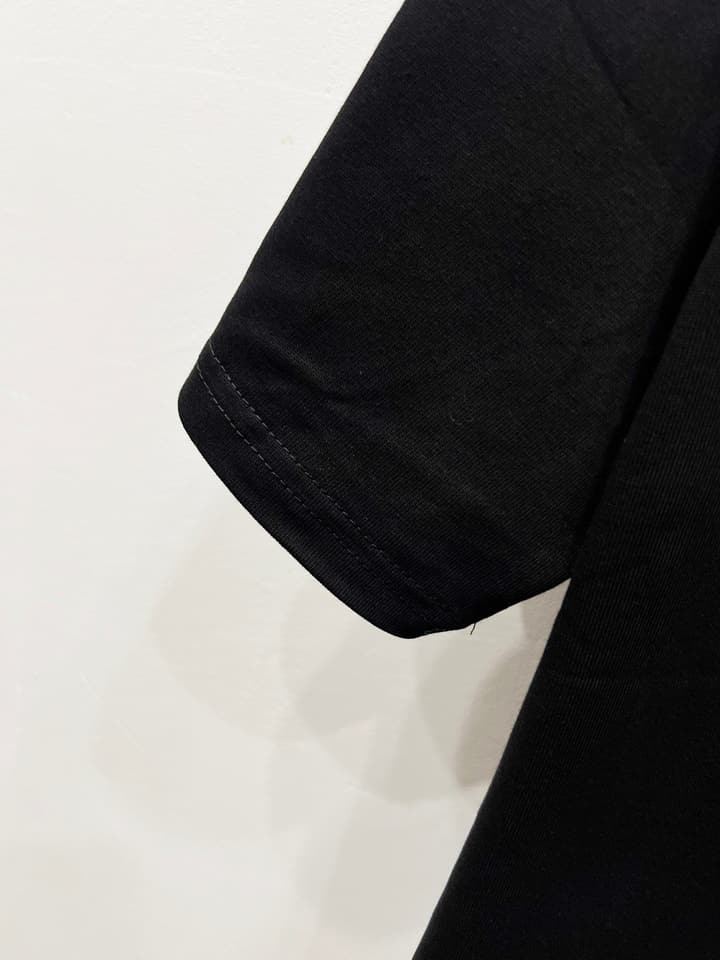 Louis Vuitton Leather Label Pocket Embroidered T-Shirt – 2025 Summer Collection in Classic Black