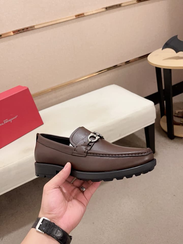 Ferragamo Driving Shoes in Shiny Black Leather