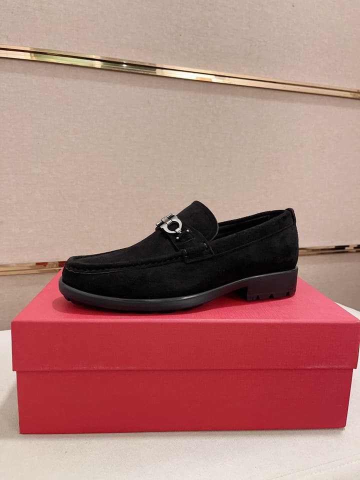 Ferragamo Driving Shoes in Shiny Black Leather