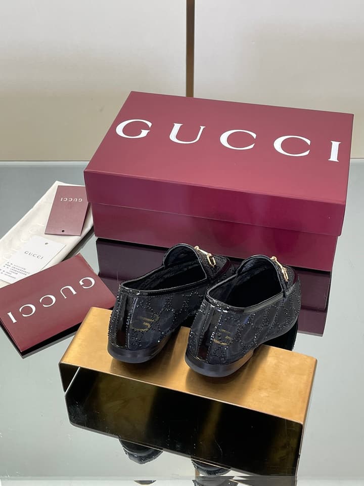 Gucci Patent Leather GG Crystal Loafers – FW25 in Black Patent Crystal Gg