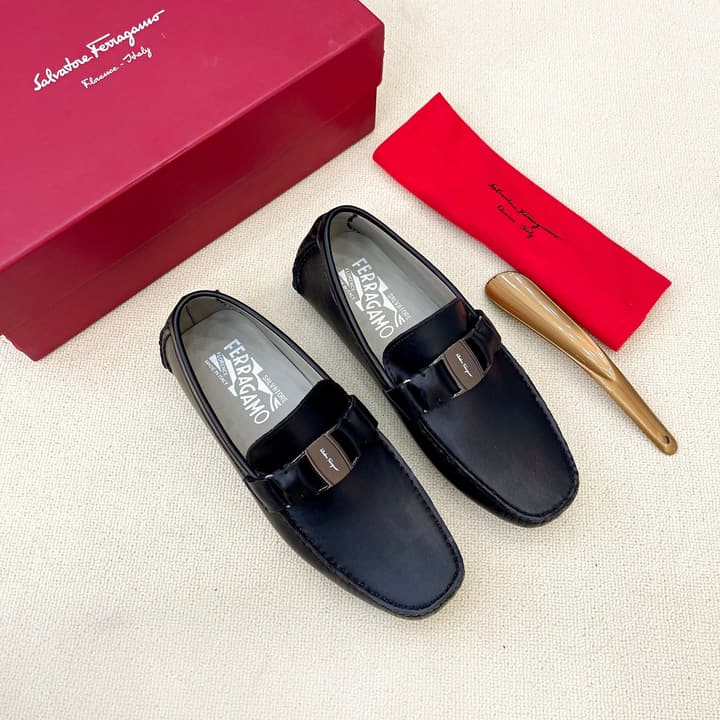 Ferragamo Men's Driving Loafers in Black Grained Gancini