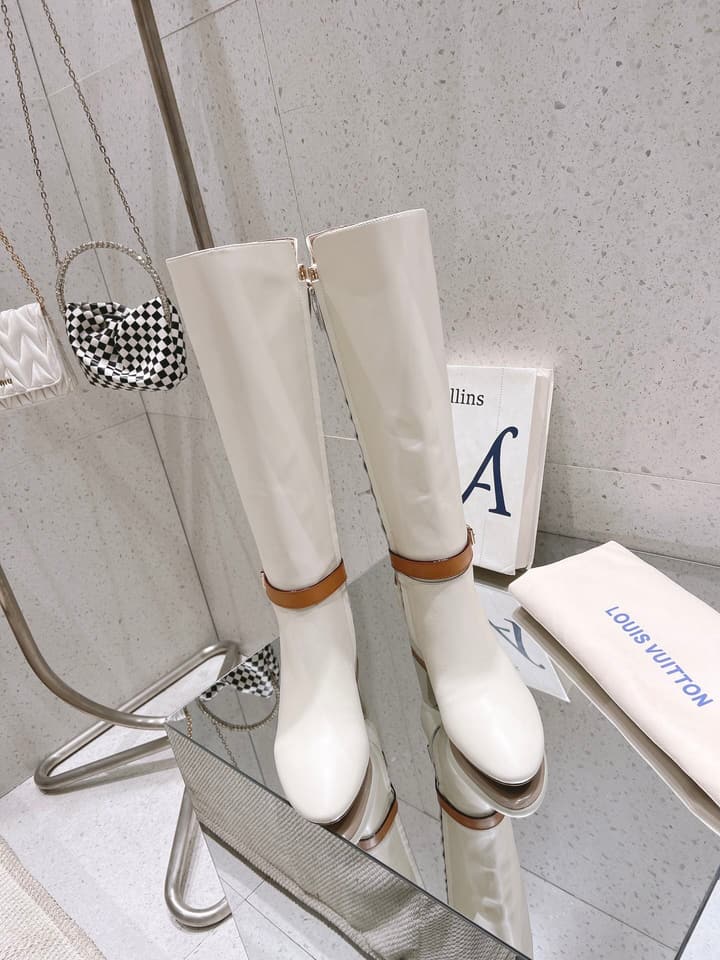 Louis Vuitton Parisienne Leather Knee-High Boots in Black Leather