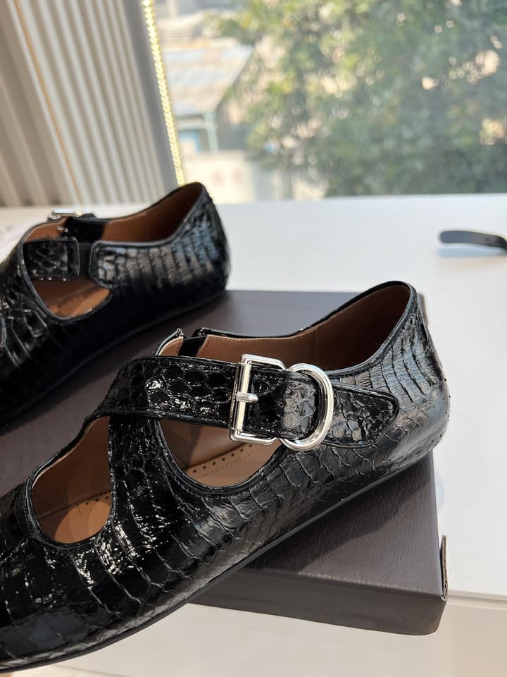 Alaïa Eel Leather Ballet Flats – 2025 SS