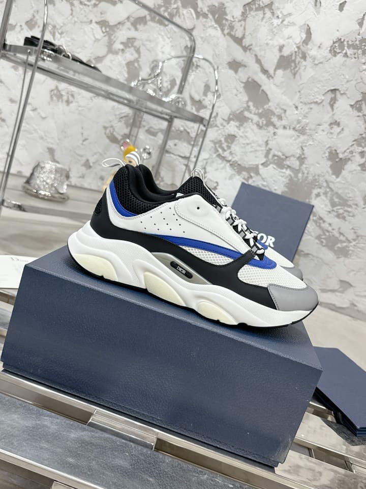 Dior B22 Men's Retro Jogging Sneakers in Black And White Patterned