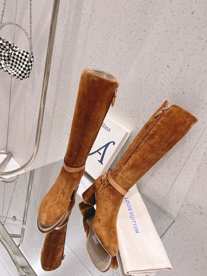 Louis Vuitton Parisienne Leather Knee-High Boots in Black Leather