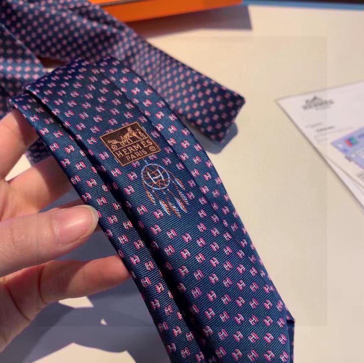 Hermès H-Letter Men's Silk Tie Series in Burgundy Microdot