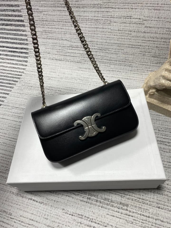 Celine Chain Shoulder Bag – 2022 Spring/Summer Collection