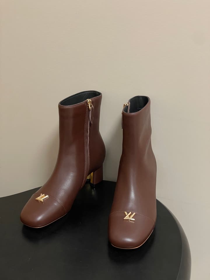 Louis Vuitton LV Swing Metal Heel Ankle Boots – 25SS Autumn/Winter Collection in Black