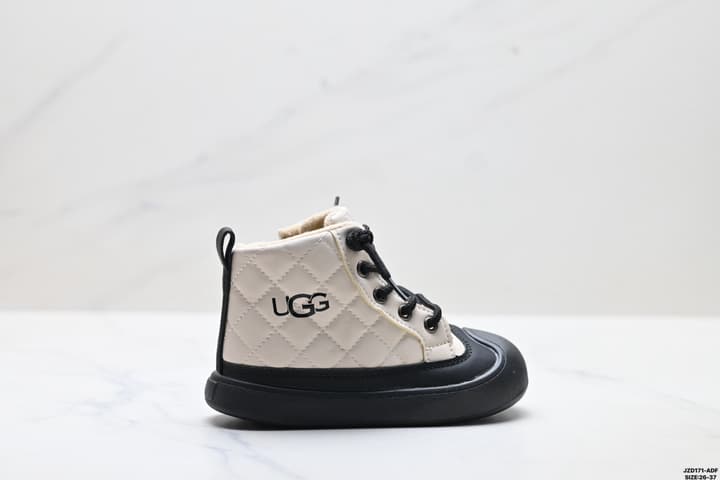 UGG Diamond Quilted Low Ankle Boots – Kids Collection in Cream And Black