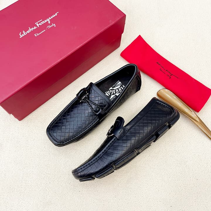 Ferragamo Men's Driving Loafers in Black Grained Gancini