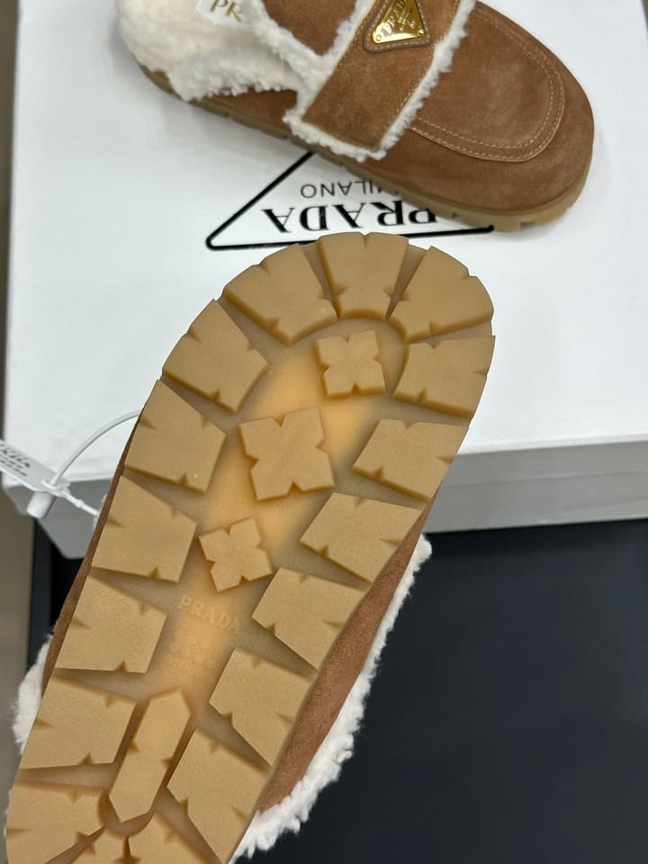 Prada FW24 Suede Fur Slippers – FW24 in Beige Suede