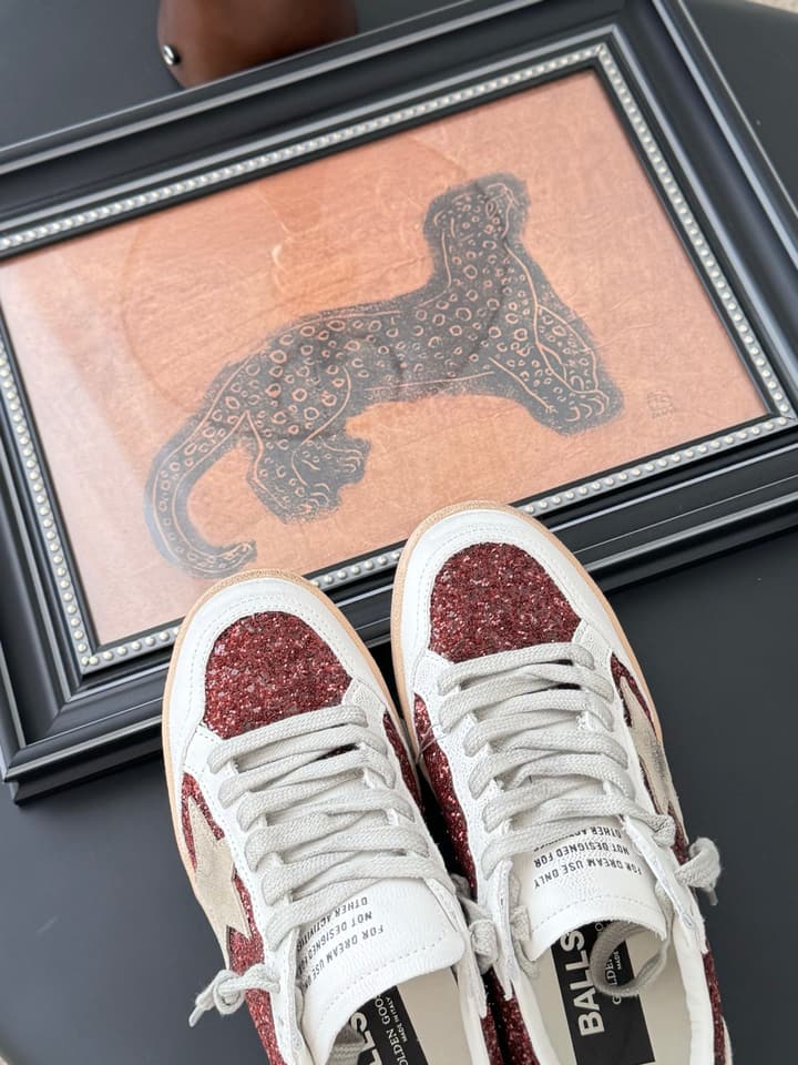 Golden Goose Distressed Graffiti Sneakers – 2024 Collection in Burgundy And White