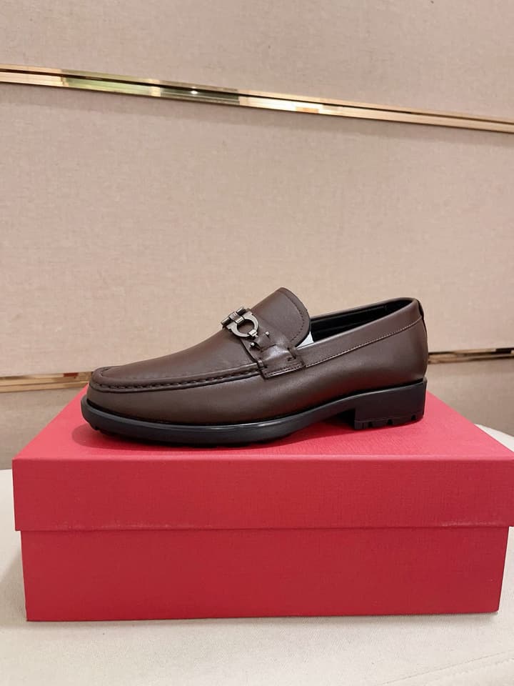 Ferragamo Driving Shoes in Shiny Black Leather