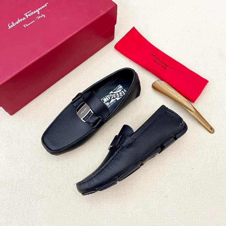 Ferragamo Men's Driving Loafers in Black Grained Gancini