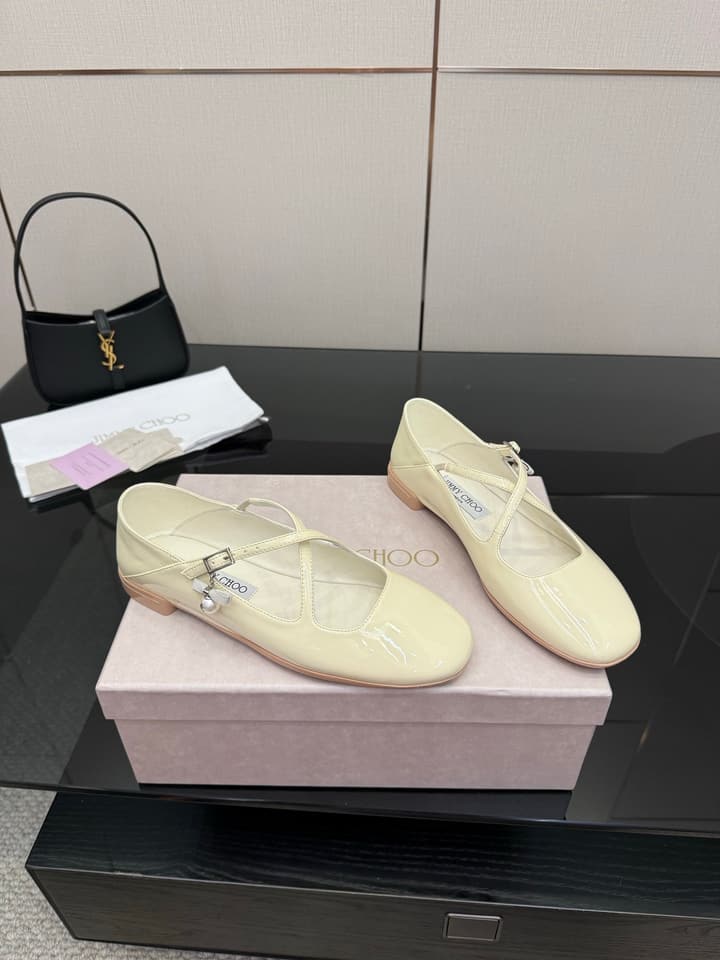 Jimmy Choo Patent Leather Ballerina Flats – 25SS in Black Patent