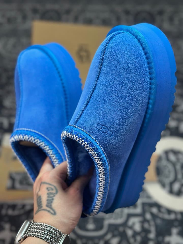 UGG Tazz Platform Snow Boots in Royal Blue Platform Slipper