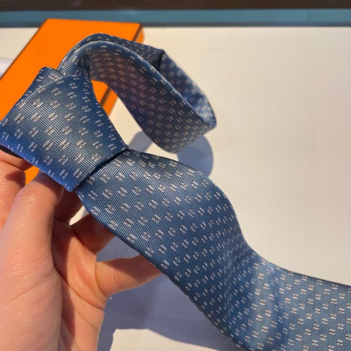 Hermès H-Letter Men's Silk Tie Series in Burgundy Microdot
