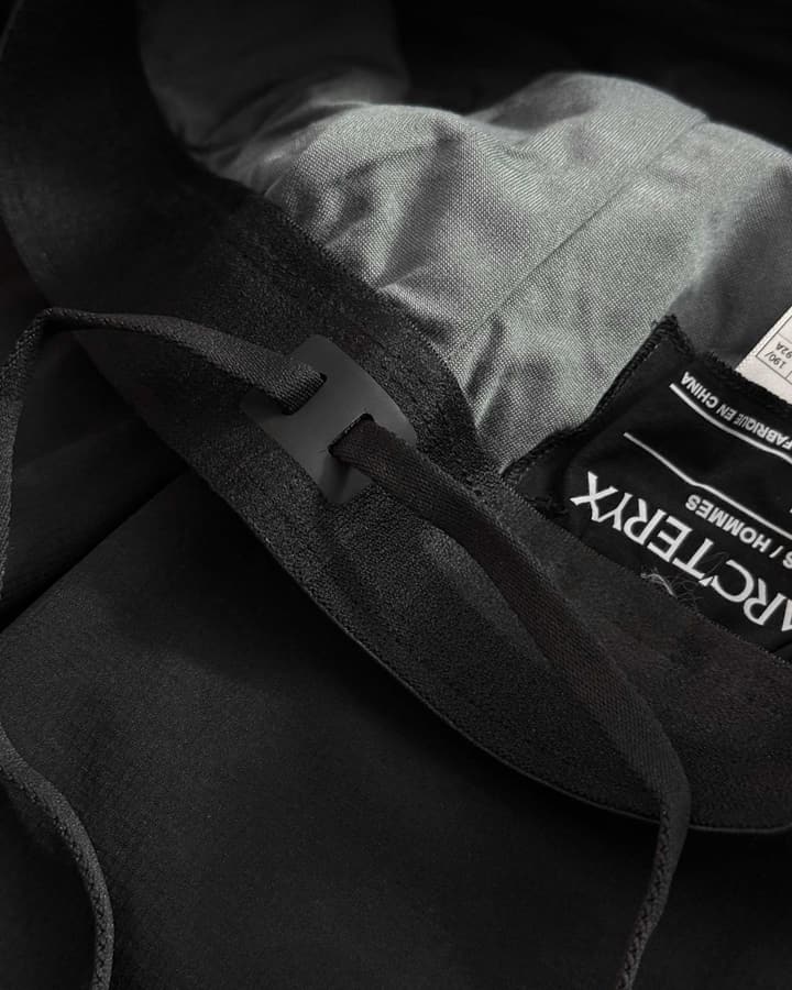 Arc'teryx TRAINING Series Windproof Down Trousers – Winter Collection in Black