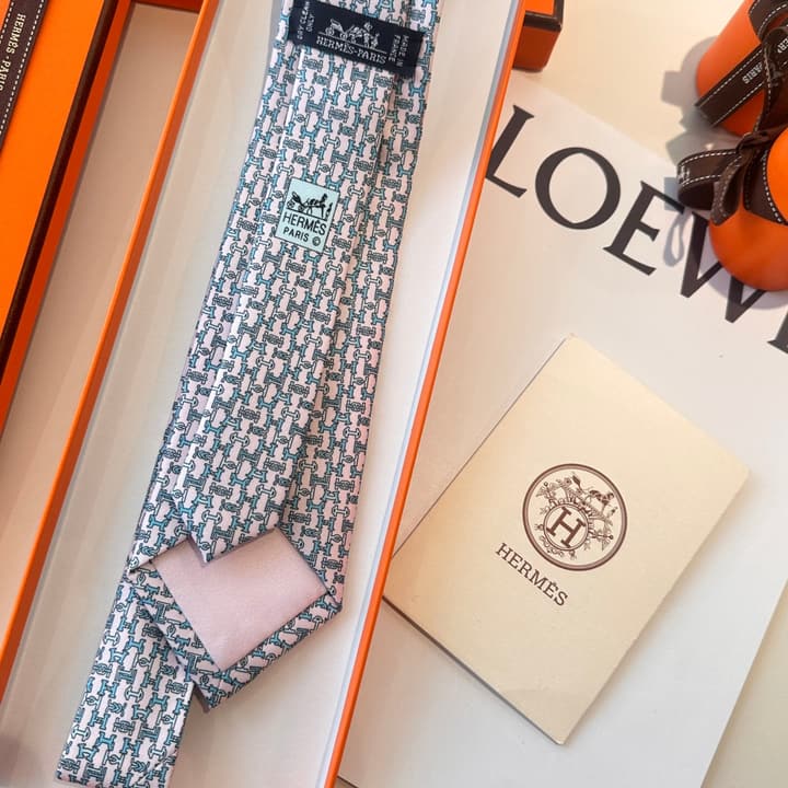 Hermès Men's Printed Silk Tie Series in Light Aqua Patterned