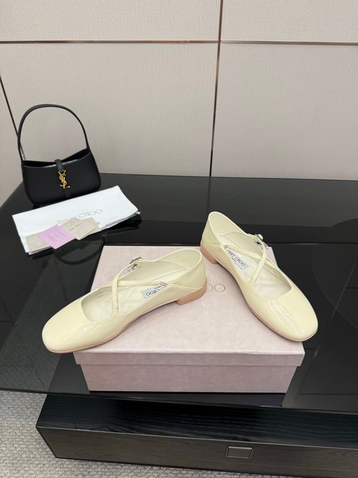 Jimmy Choo Patent Leather Ballerina Flats – 25SS in Black Patent