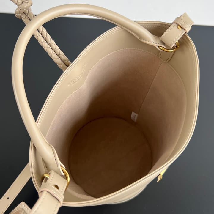 Bottega Veneta Liberta Bucket Bag – 25SS in Black